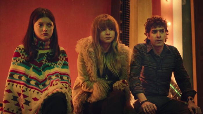 La Primera Vez S3. (L to R) Sara Pizon as Luisa Salcedo, Francisca Estevez as Eva Samper, Emmanuel Restrepo as Camilo Granados in La Primera Vez S3.  Cr. Courtesy of Netflix ©2025